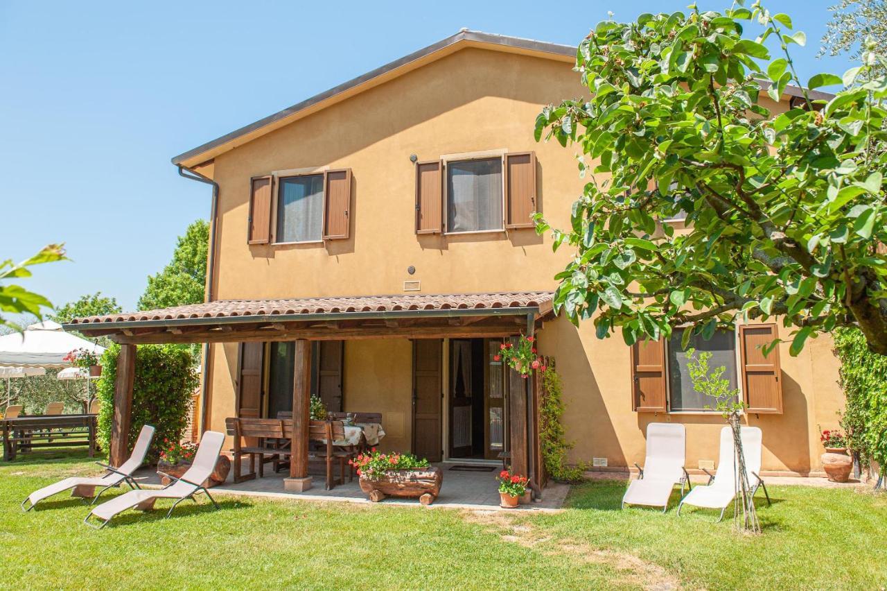 Agriturismo Le Dolci Colline Valfabbrica Kültér fotó