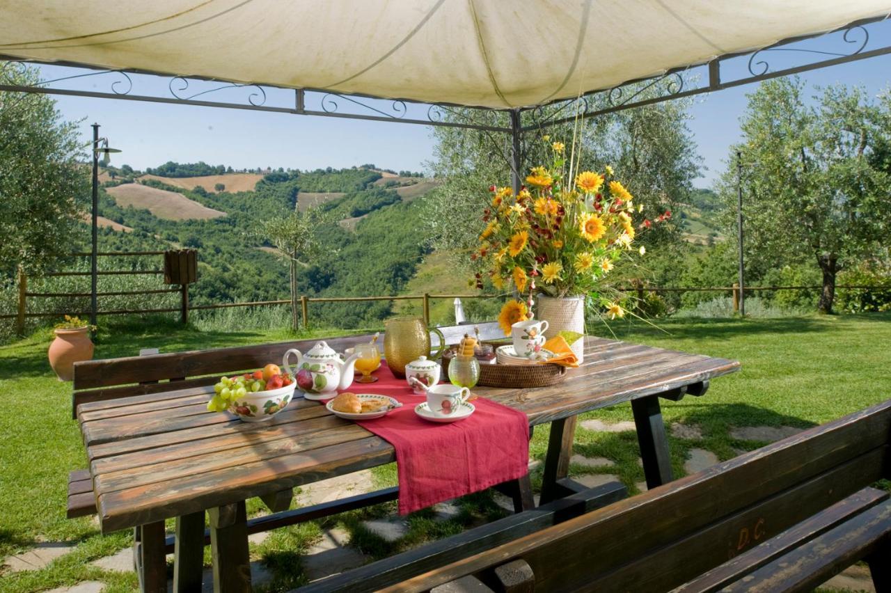 Agriturismo Le Dolci Colline Valfabbrica Kültér fotó
