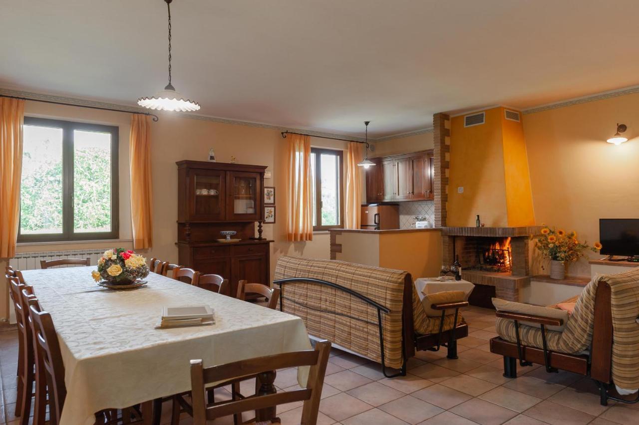 Agriturismo Le Dolci Colline Valfabbrica Kültér fotó