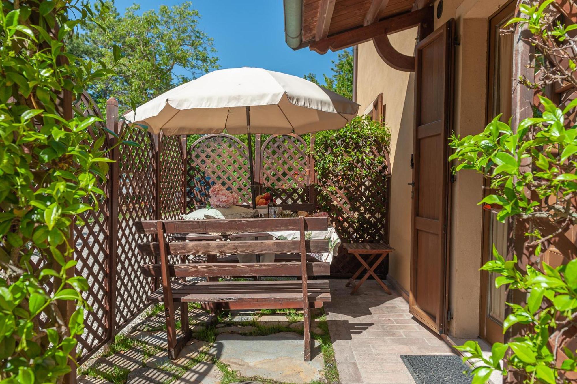 Agriturismo Le Dolci Colline Valfabbrica Kültér fotó